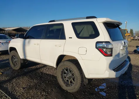 2019 Toyota 4Runner Sr5 z USA, uszkodzony, nr VIN JTEBU5JR4K5673415